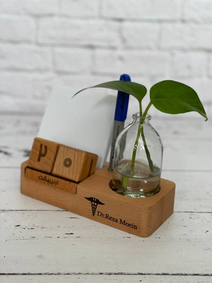 Wooden desktop calendar تقویم رو میزی چوبی